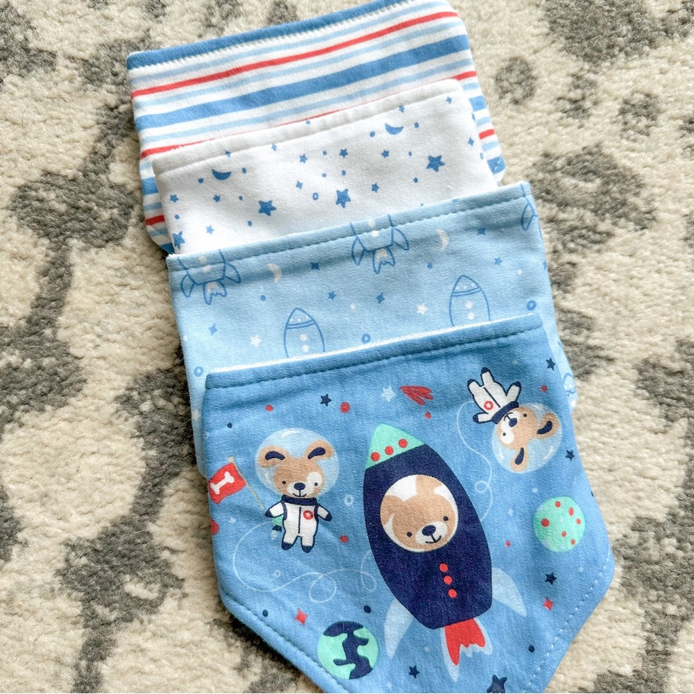 Le Bebe 4 Bibs Bundle One Size